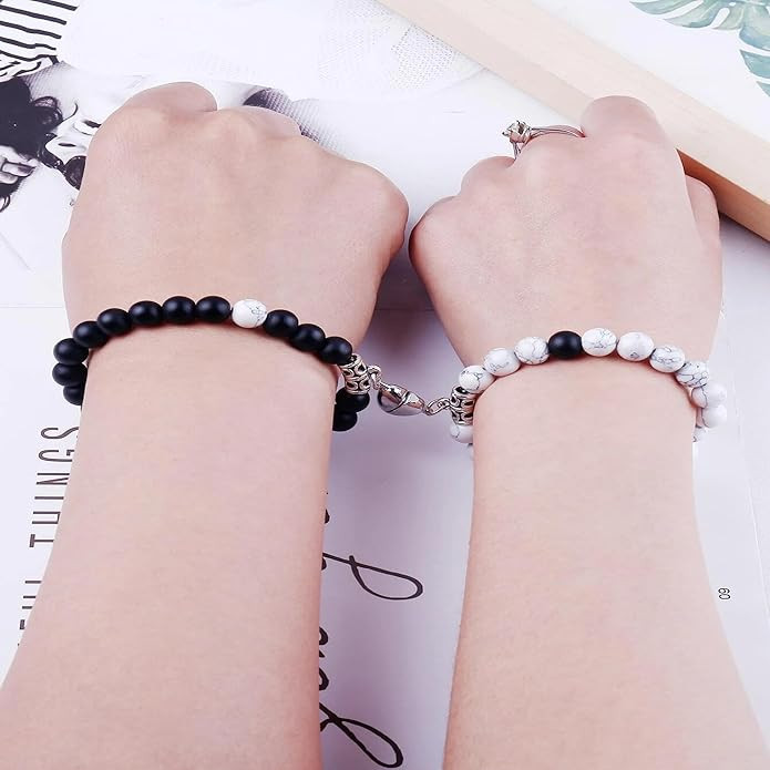 Fashion Frill Stylish Couple Bracelets Black & White Red Natural Stone Onyx Stretchable Wrist Band Heart Magnetic Bracelet For Women Men Boys Girls Love Gifts Friendship Promise Bracelets